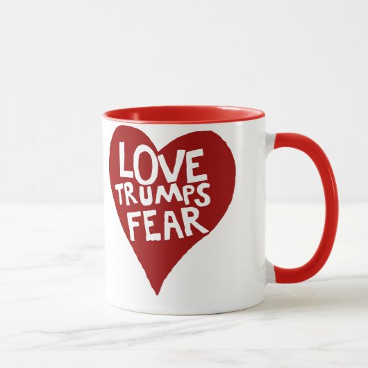 Love Trumps Fear Mok (Rechts)