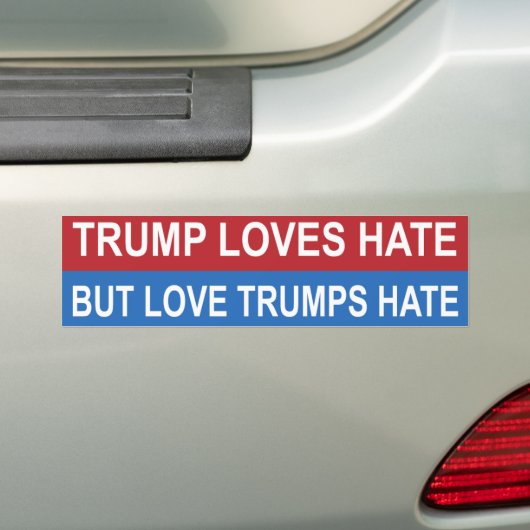 Love Trumps Hate Bumpersticker (Op auto)