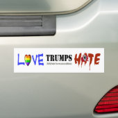 Love Trumps Hate Bumpersticker (Op auto)