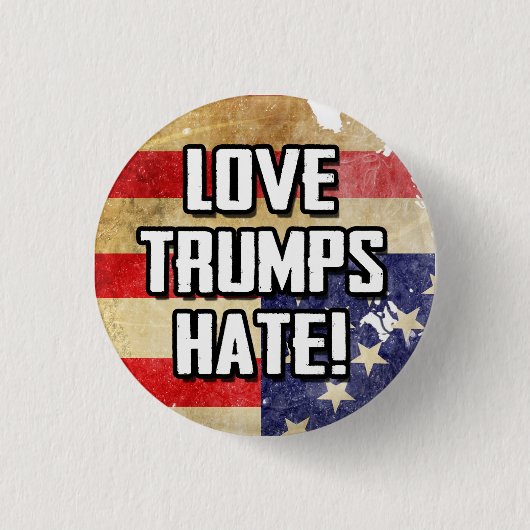 Love Trumps Hate Ronde Button 3,2 Cm (Voorkant)