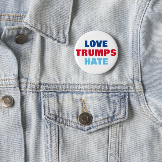 Love Trumps Hate Ronde Button 5,7 Cm (In situ)