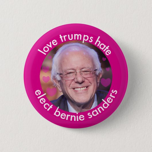 Love Trumps Hate Ronde Button 5,7 Cm (Voorkant)