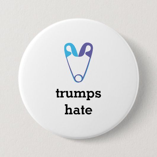 Love Trumps Hate Safety Pin Button (Voorkant)