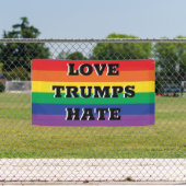 Love Trumps Hate Spandoek (Insitu)