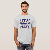 Love Trumps Hate Stars and Stripes T-shirt (Voorkant volledig)
