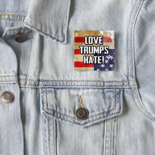 Love Trumps Hate Vierkante Button 5,1 Cm (In situ)