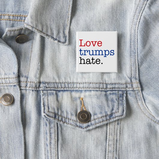 Love Trumps Hate Vierkante Button 5,1 Cm (In situ)