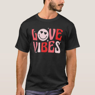 Love Vibes Hugs & Kisses Groovy Happy Valentijns T-shirt