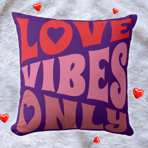 Love Vibes Only Groovy Typografie Roze Paarse Rood Kussen