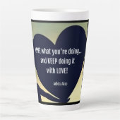 LOVE Wat Je Doet Latte Mok (L) - Adiela Akoo (Voorkant)