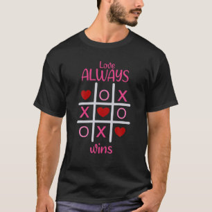Love Wins altijd Tic-Tac-Toe Red Heart Valentijnse T-shirt