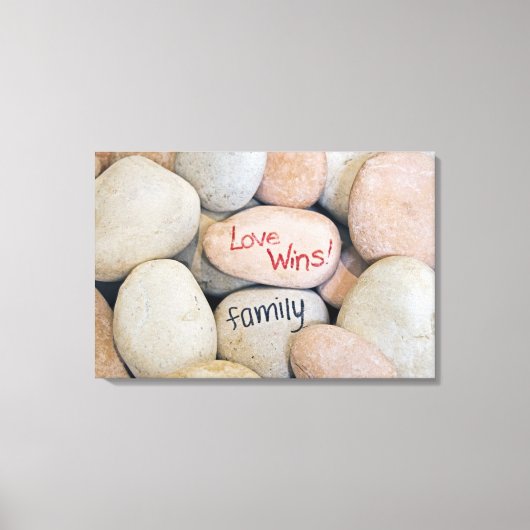 Love Wins-boodschap op stenen Canvas Afdruk (Voorkant)
