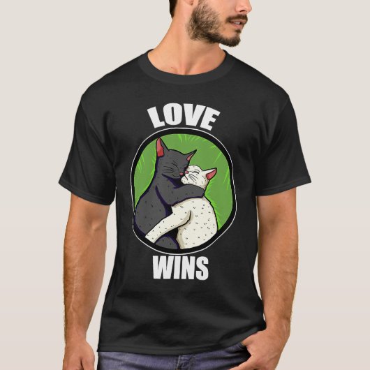 Love Wins Cuddle Cat Kitty Cuddly T-shirt (Voorkant)