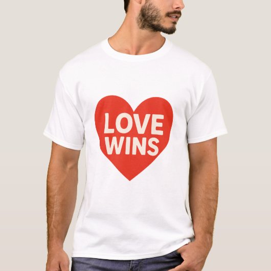 Love Wins Heart Design T-shirt (Voorkant)