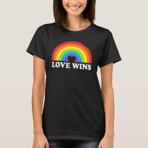Love Wins LGBTQ Gay Pride Rainbow Lesbian Ally Com T-shirt