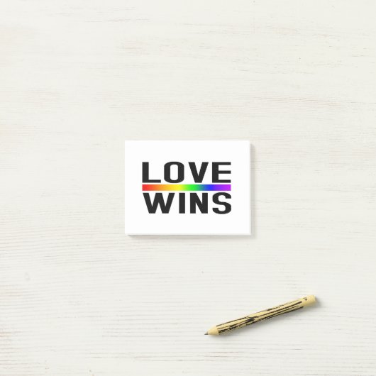 Love Wins - LGBTQ+ Pride  Post-it® Notes (Op bureau)