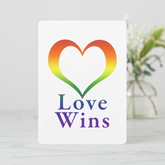 Love Wins Rainbow Heart Kaart (Staand voorkant)