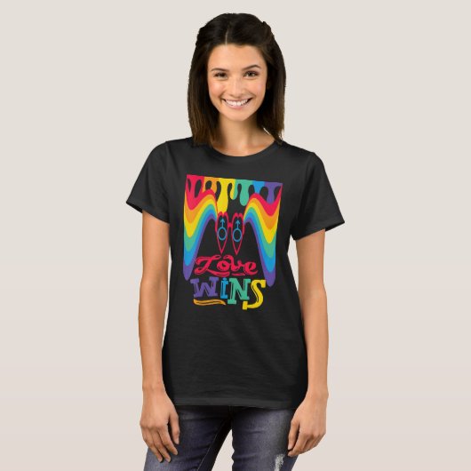 Love Wins Rainbow with Mars Symbol for Gay Love T-shirt (Voorkant volledig)