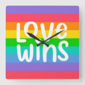 Love Wins Vierkante Klok (Voorkant)