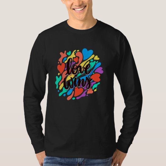 Love wint trots LGBT T-shirt (Voorkant)