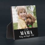 Love You Mama Photo Familie Modern Keepsake Fotoplaat<br><div class="desc">Gebruik een favoriete familiefoto om gemakkelijk een aandenken plaquette te creëer. Met drie regels tekst kunt u de speciale band op de foto uitdrukken. Deze professionele sjabloon zal creëer een sentimenteel geschenk voor elke moeder. Perfect formaat voor het plaatsen op een woonkamer mantel of een kantoor bureau. Overweeg dit voor...</div>