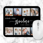 Love You Oma 8 Fotocollage Zwart Muismat<br><div class="desc">Geef oma een cadeau dat ze zal koesteren. Deze foto collage muismat beschikt over acht van haar favoriete vierkante foto's van de kleinkinderen, samen met de boodschap "Love You Grandma." Het woord "oma" verschijnt in een elegant wit handschrift met bloeit aan het begin en einde op een zwarte achtergrond. Voeg...</div>