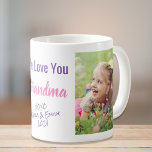 Love You oma foto Paarse roze Koffiemok<br><div class="desc">Fotofoto's die zijn gemaakt van een kleinkind of kleinkinderen en paarse en roze tekst. Je kunt de expressie personaliseren naar "Ik hou van je" of "We houden van je" en je personaliseren of ze 'oma', 'Nana', 'mama' enzovoort heet. U kunt ook de namen en het jaar van de kleinkinderen of...</div>