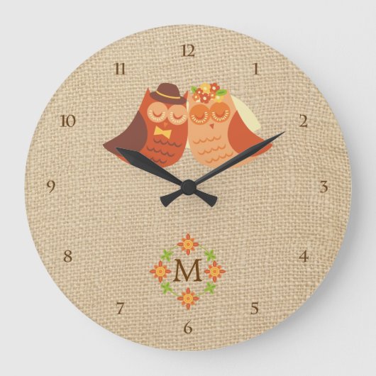 Lovebird Uilen op Burlap Monogram Klok (Voorkant)