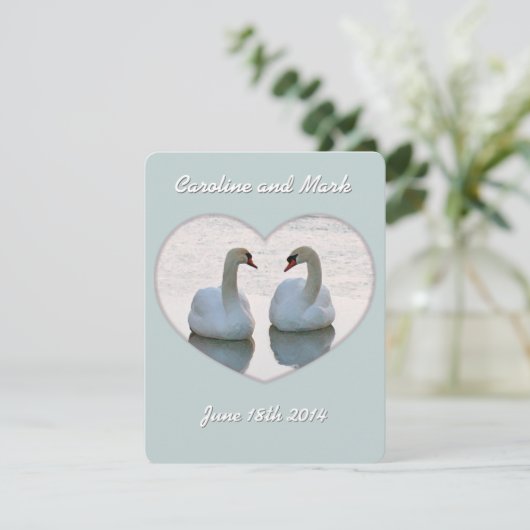 Lovebird zwanen in hart staren bruiloft uitnodigin kaart (Staand voorkant)