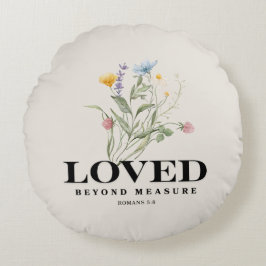 Loved Beyond Measure – Romans 5:8 Christian Bible Rond Kussen
