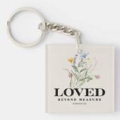 Loved Beyond Measure – Romans 5:8 Christian Bible  Sleutelhanger (voorkant)