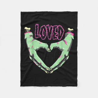 Loved Creepy Monster Hands Heart Pastel Goth Valen Fleece Deken