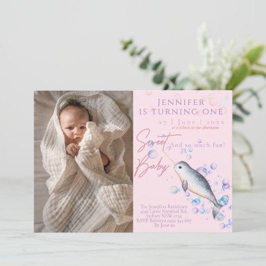 Lovely baby Narwhal 1st Birthday Party Uitnodiging (Staand voorkant)