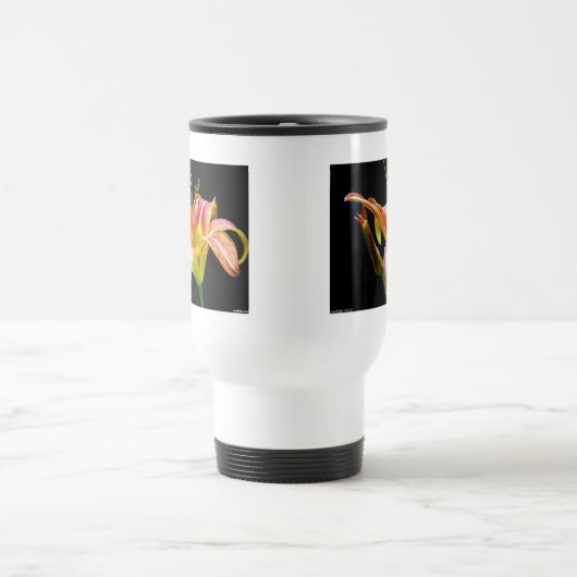 Lovely Daylily II Apparel en Gifts Reisbeker (Center)