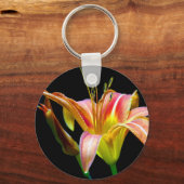 Lovely Daylily II Apparel en Gifts Sleutelhanger (Voorkant)