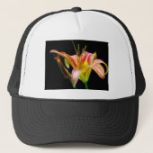 Lovely Daylily II Apparel en Gifts Trucker Pet (Voorkant)