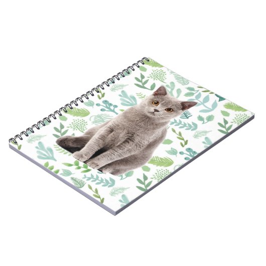 Lovely Gray Cat with Flowers and Leaves Pattern Notitieboek (Linkerzijde)
