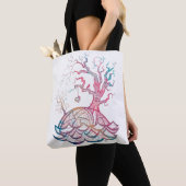 Lovely Hill Intricate Heart Tree-illustratie Tote Bag (Dichtbij)