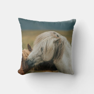 LOVELY HORSE COUPLE KUSSEN