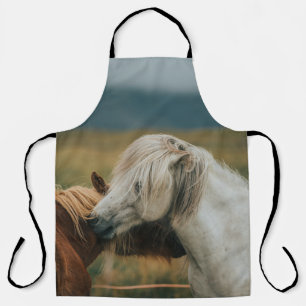 LOVELY HORSE COUPLE SCHORT