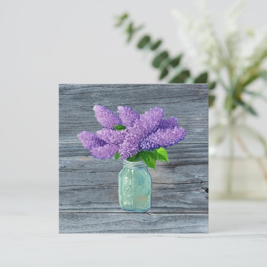 Lovely Lilacs in Rustic Mason Jar (Staand voorkant)