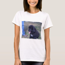 Lovely Newfie puppy (hondenras Newfoundland) T-shirt