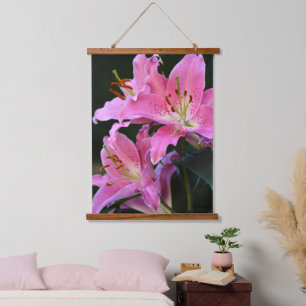 Lovely Pink Lily Blooms Floral Hangend Wandkleed