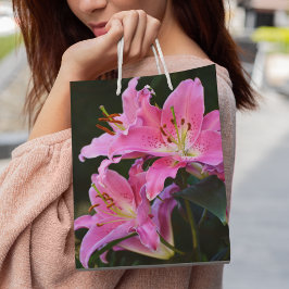 Lovely Pink Lily Blooms Floral Medium Cadeauzakje