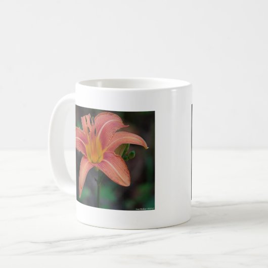 Lovely Tawny Daylily Apparel en Gifts Koffiemok (Voorkant links)
