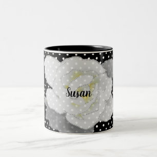 Lovely White Gardenia Flower Black White Polka Dot Tweekleurige Koffiemok