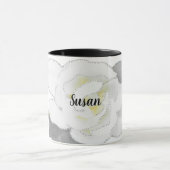 Lovely White Gardenia Flower on White Mok (Midden)