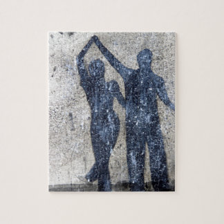 Lovers dansen in de regen legpuzzel