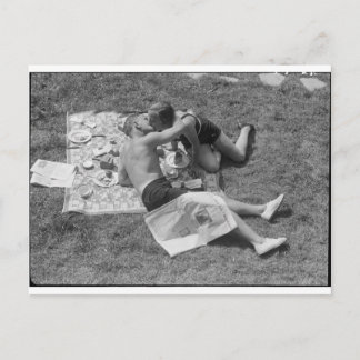 Lovers in Lunch Briefkaart