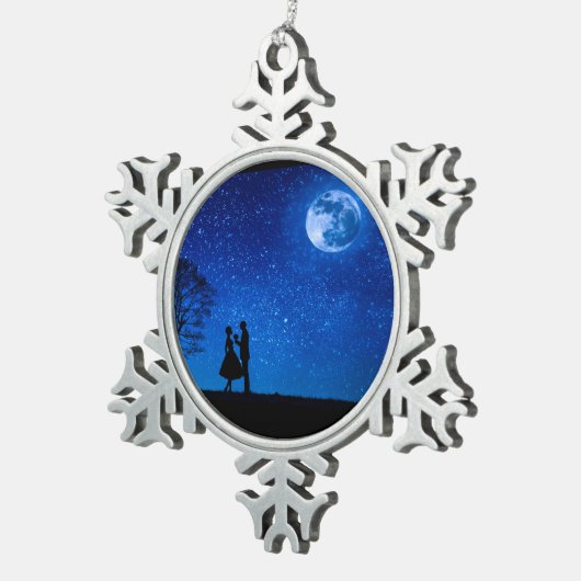 Lovers onder volle maan tin sneeuwvlok ornament (Rechts)